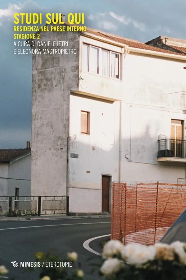 Copertina di Residenza nel paese interno